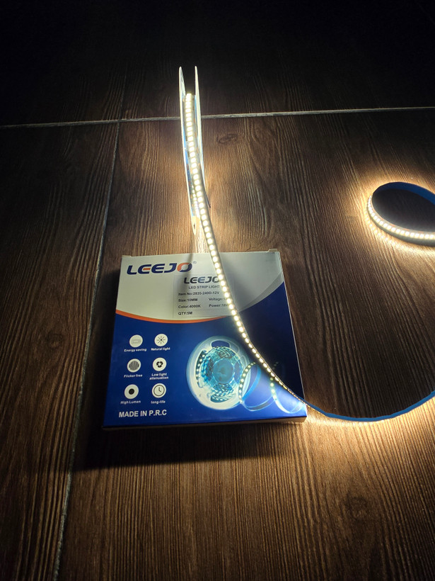ریسه ال ای دی (LED) نواری لیجو مدل 2835 تراکم 240 – نور نچرال (4000K) رول 5 متری
